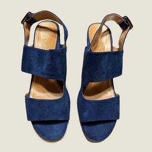 Size 9 Vionic Suede Sandals